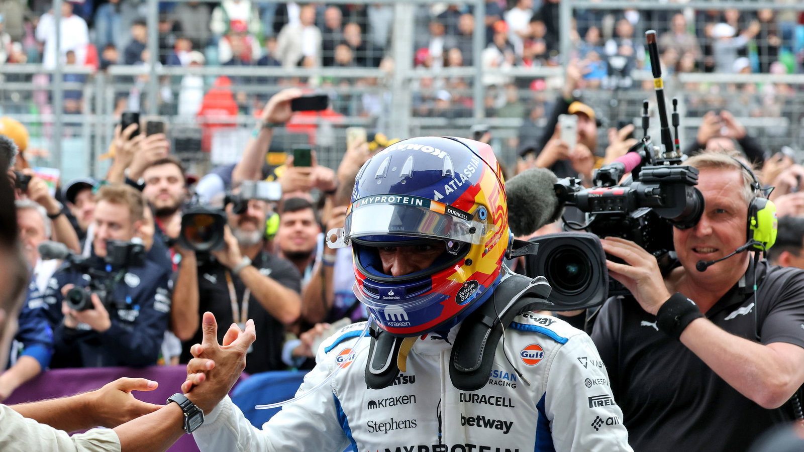Sainz celebrates his first podium with Williams 