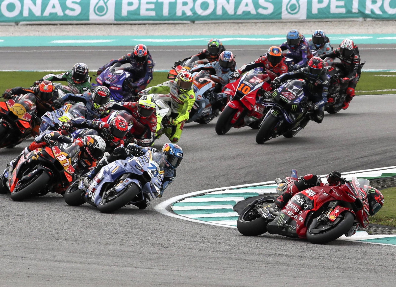 Francesco Bagnaia leads, 2025 Malaysian MotoGP Sprint