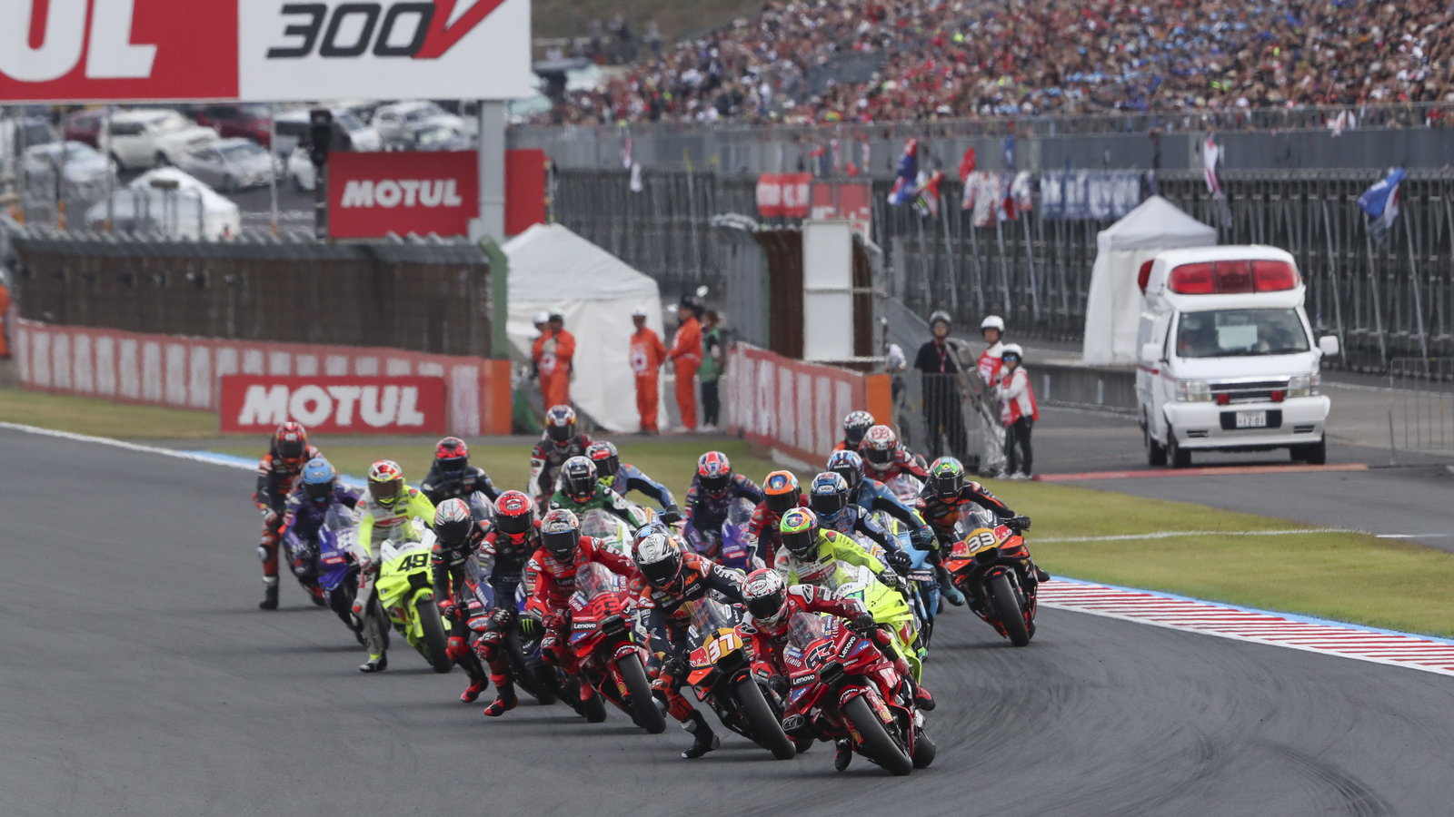MotoGP race start, 2025 MotoGP Japanese Grand Prix. Credit: Gold and Goose.