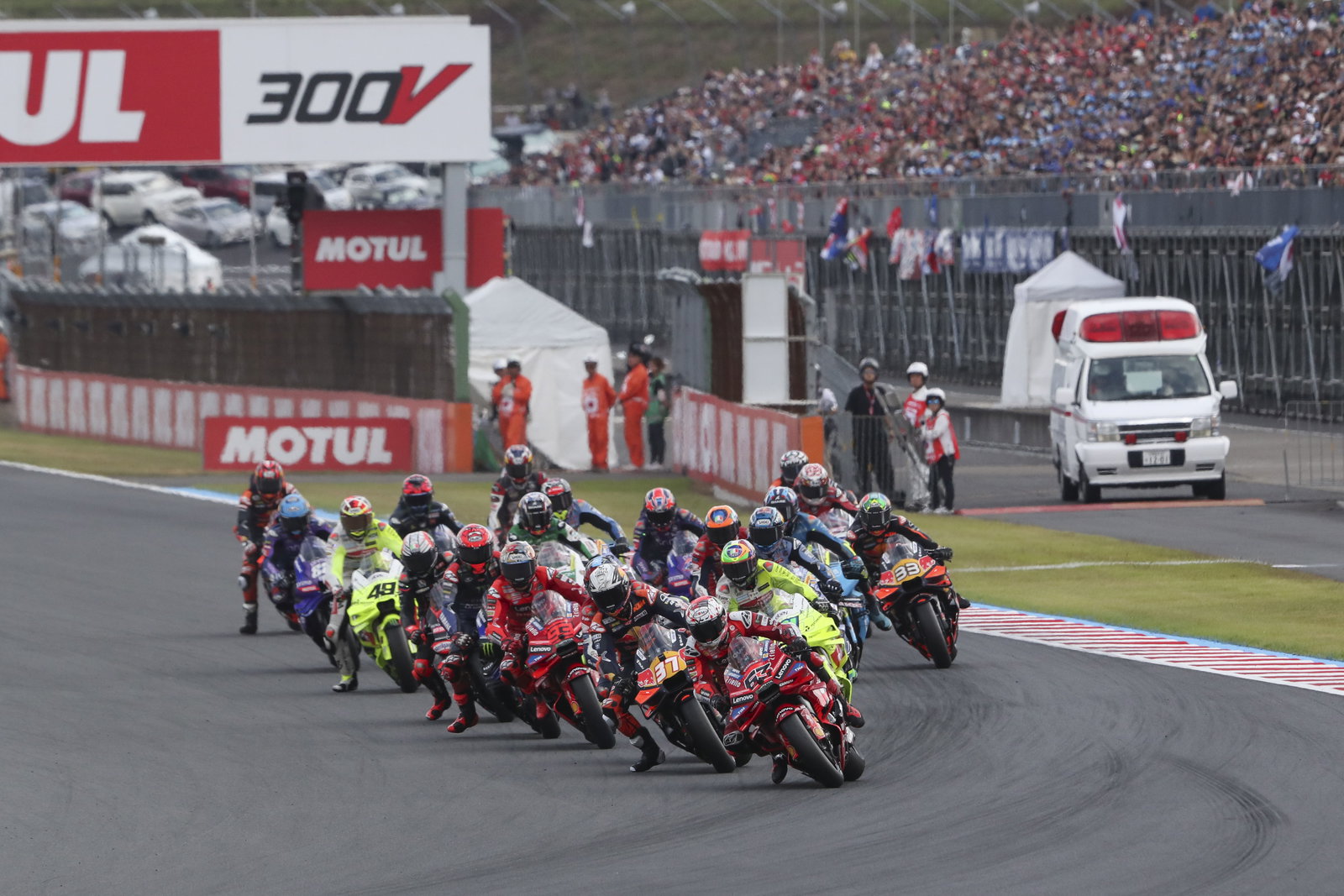 MotoGP race start, 2025 MotoGP Japanese Grand Prix. Credit: Gold and Goose.