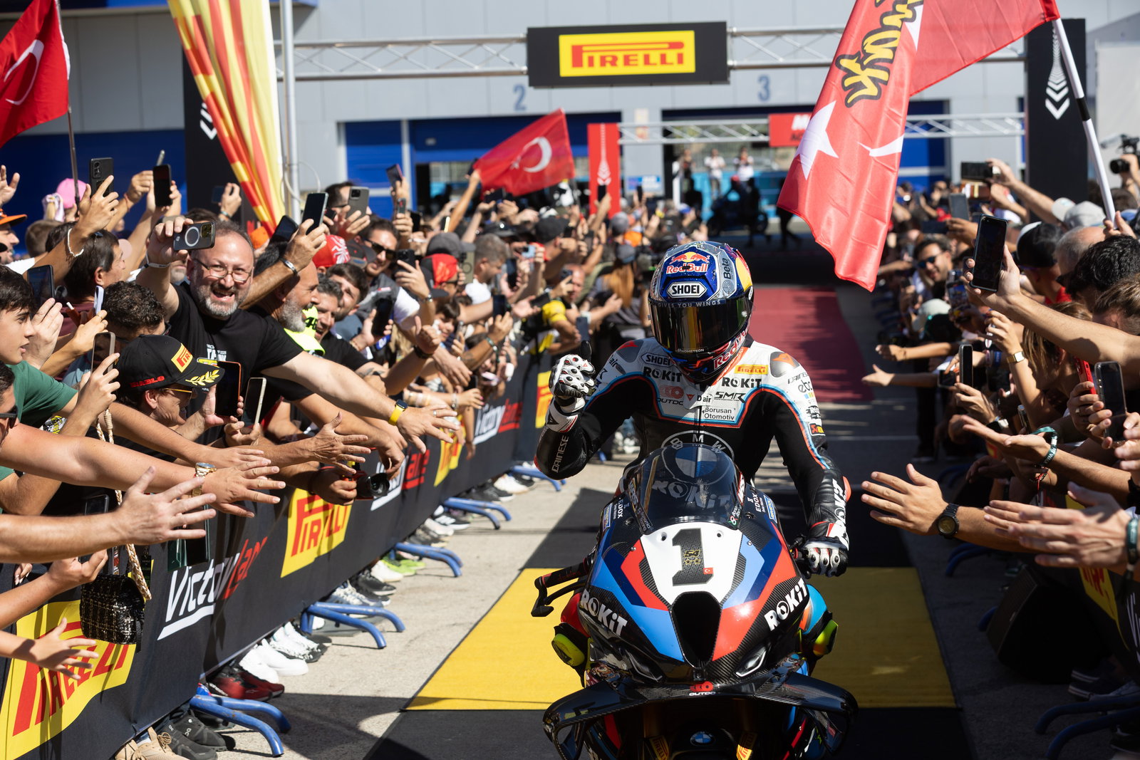 Toprak Razgatlioglu, 2025 Spanish WorldSBK, parc ferme. Credit: Gold and Goose.