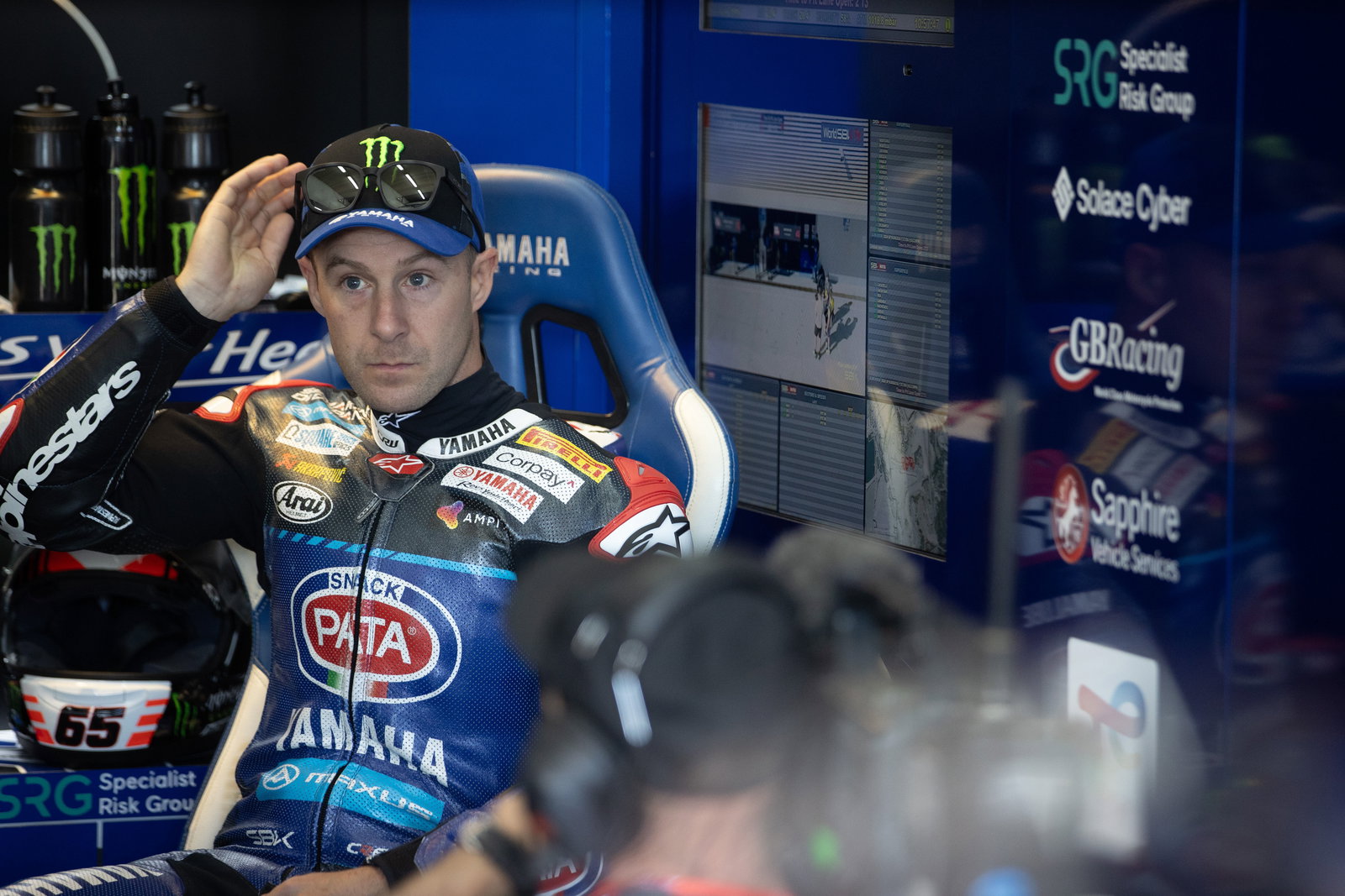 Jonathan Rea, 2025 Spanish WorldSBK, pit box. Credit: Gold and Goose.