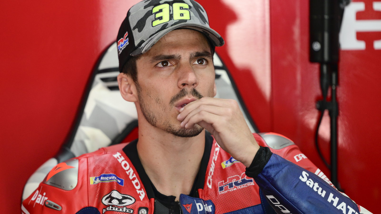 Joan Mir, 2025 MotoGP Malaysian Grand Prix, pit box. Credit: Gold and Goose.