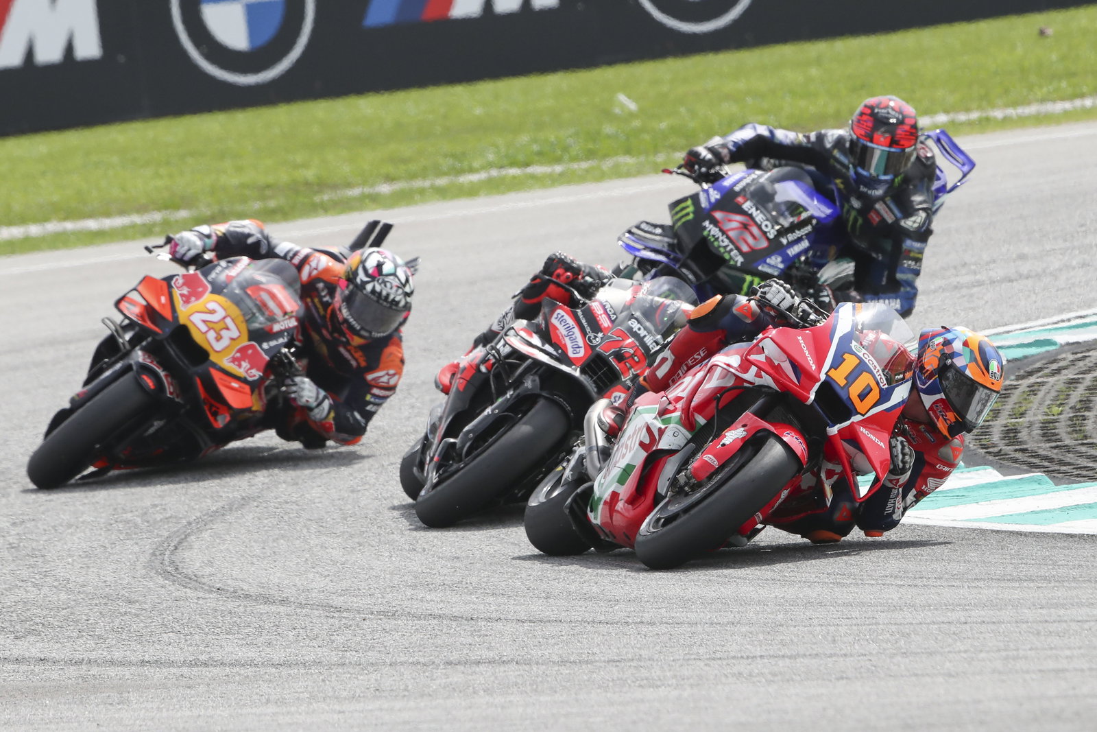 Luca Marini leads Marco Bezzecchi, 2025 MotoGP Malaysian Grand Prix, Sprint. Credit: Gold and Goose.