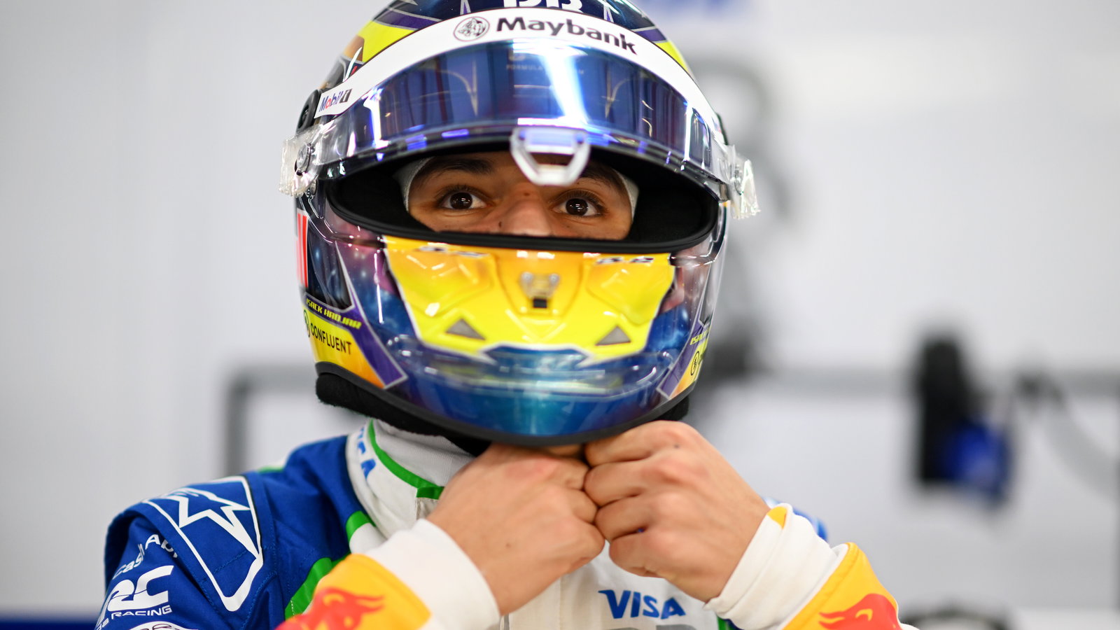 Hadjar hit back at Alonso after their Singapore duel 