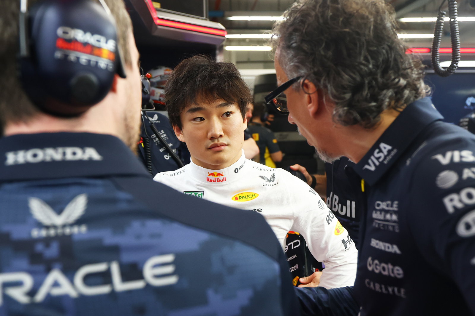Tsunoda debriefs with Red Bull boss Mekies