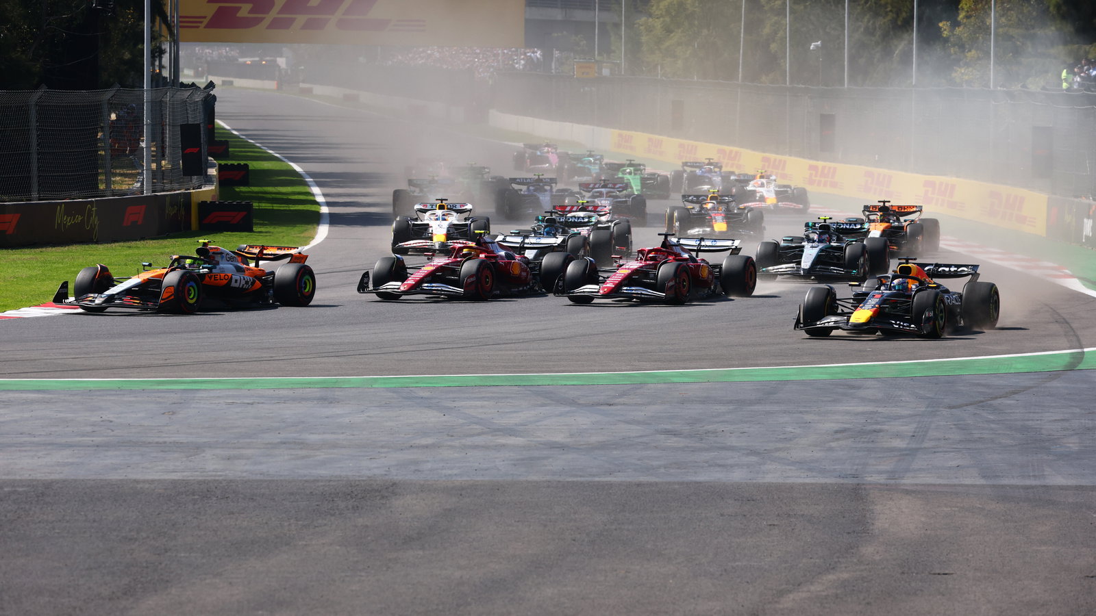 The frantic start of the Mexico City Grand Prix