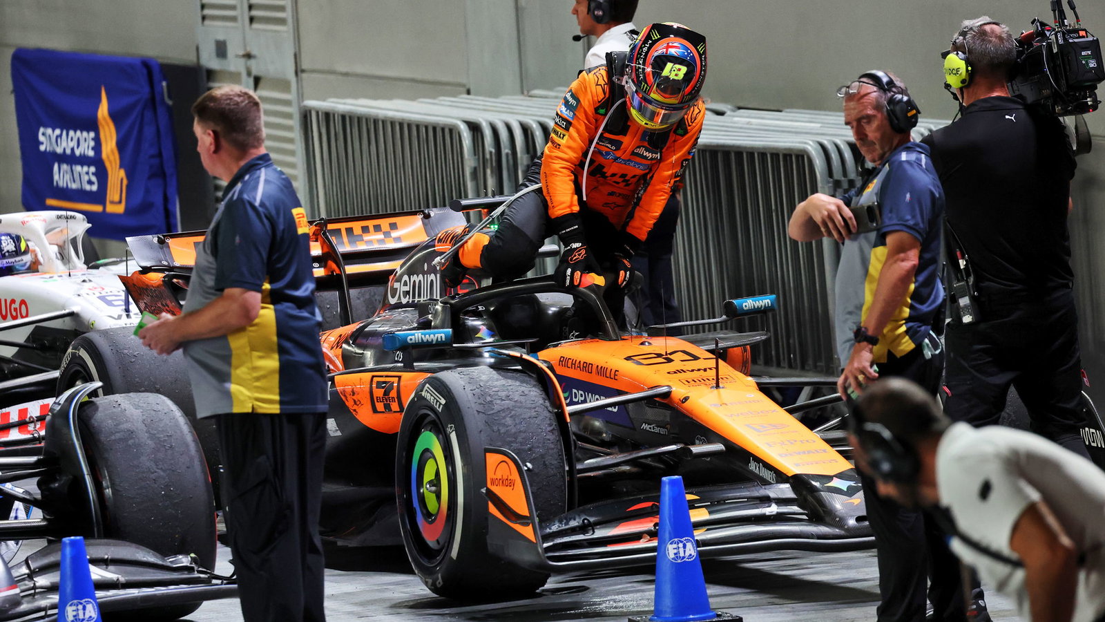 Piastri fumed at McLaren in Singapore 