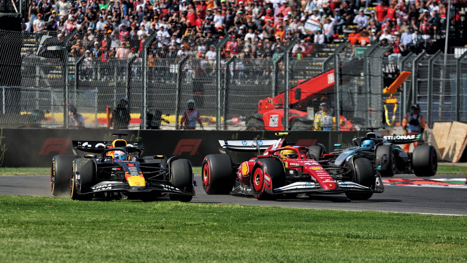 Hamilton and Verstappen renewed their famous F1 rivalry 