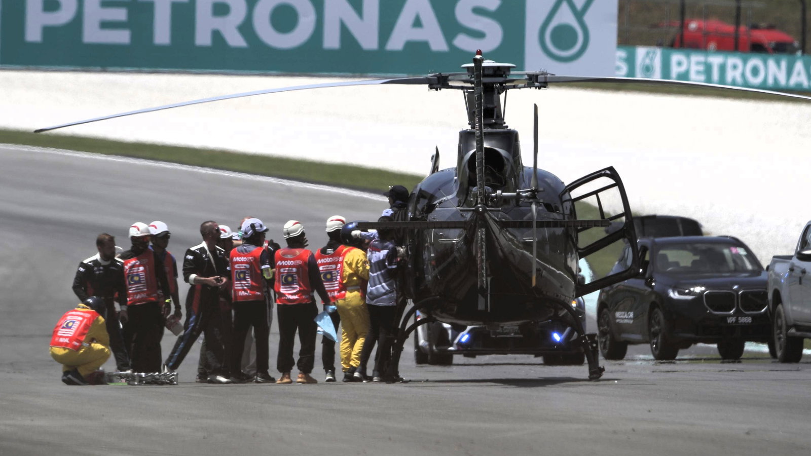 Aftermath of Rueda and Dettwiler Moto3 sighting lap incident, 2025 Malaysian MotoGP