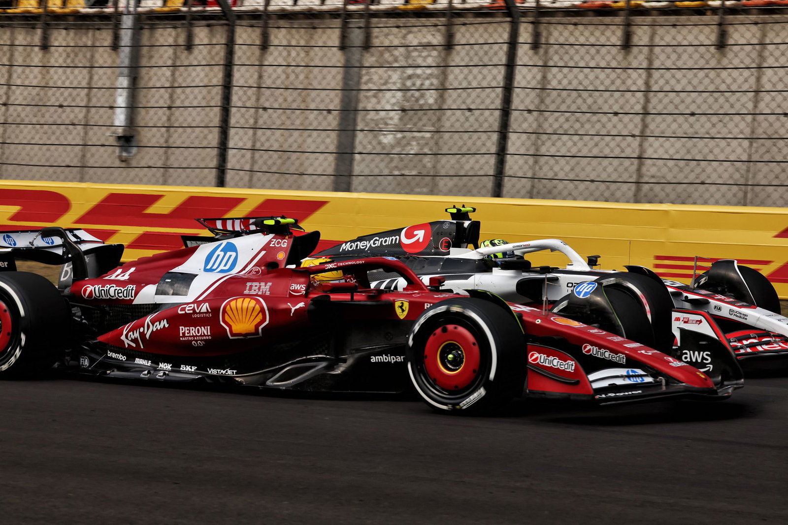 Hamilton and Bearman go wheel-to-wheel in China