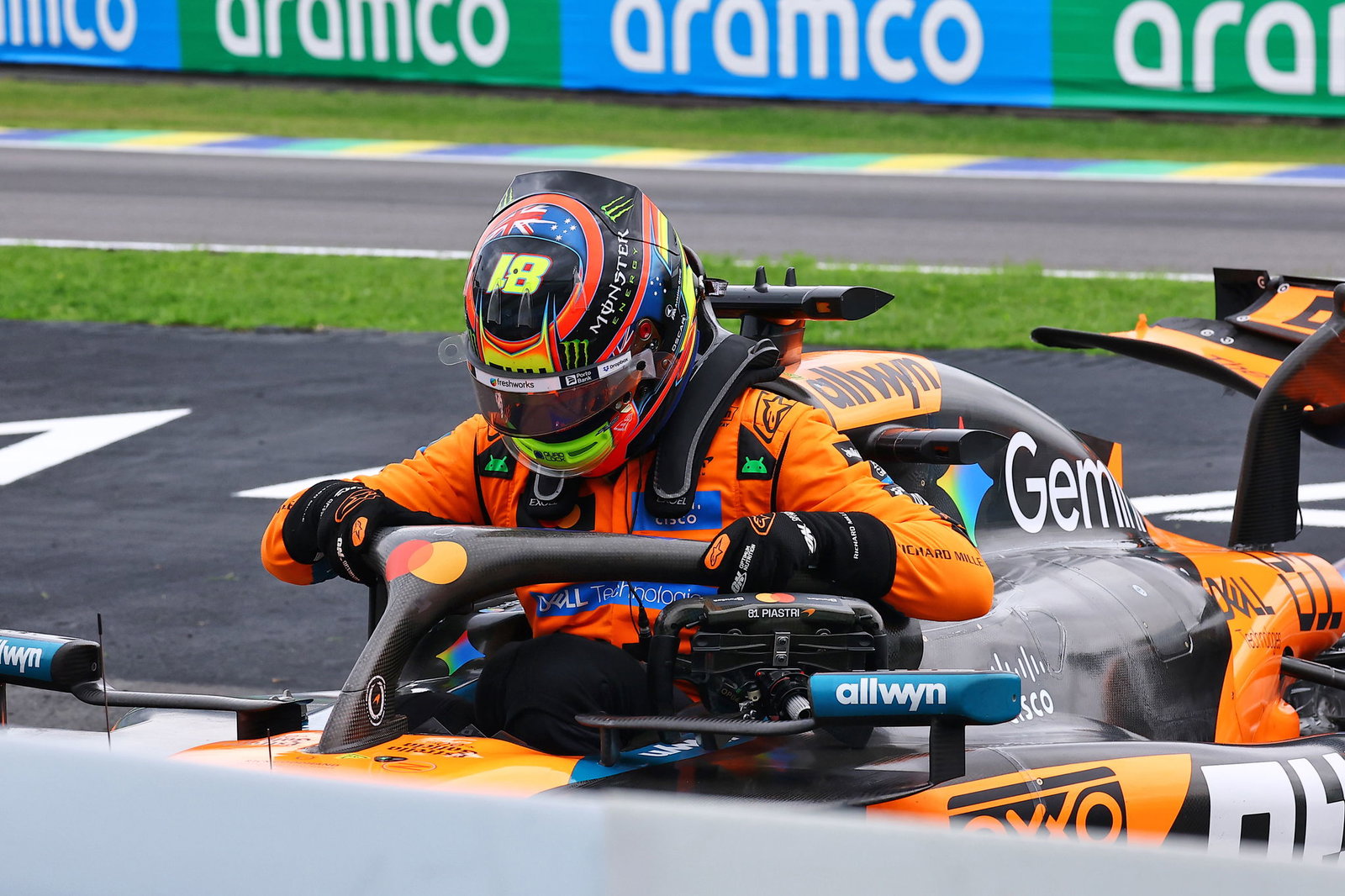 Piastri crashed out of the sprint 