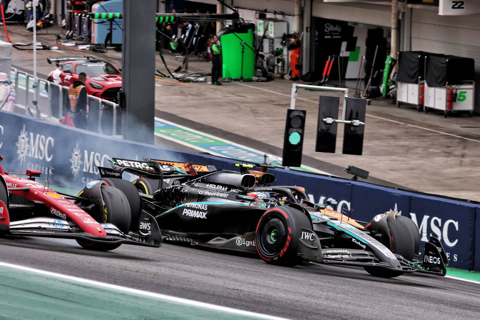 Oscar Piastri Turn 1 lunge 