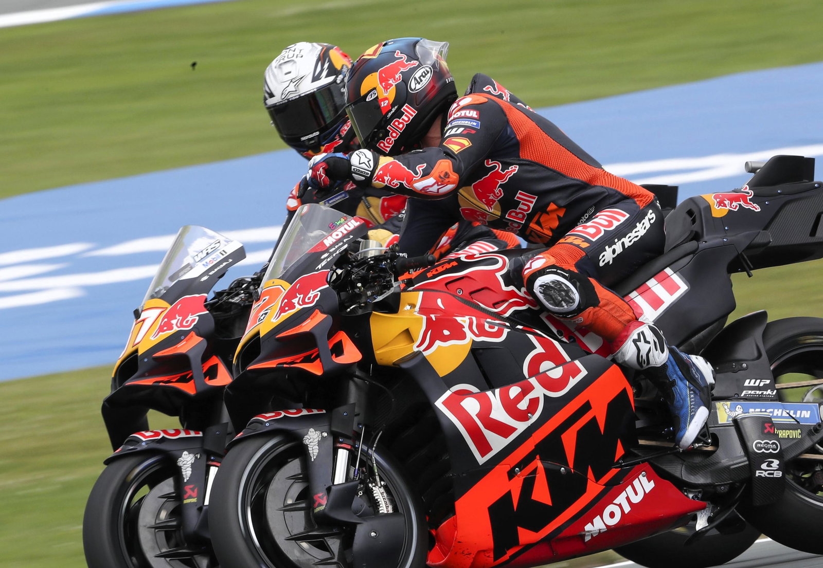 Pedro Acosta, Maverick Vinales, MotoGP 2025