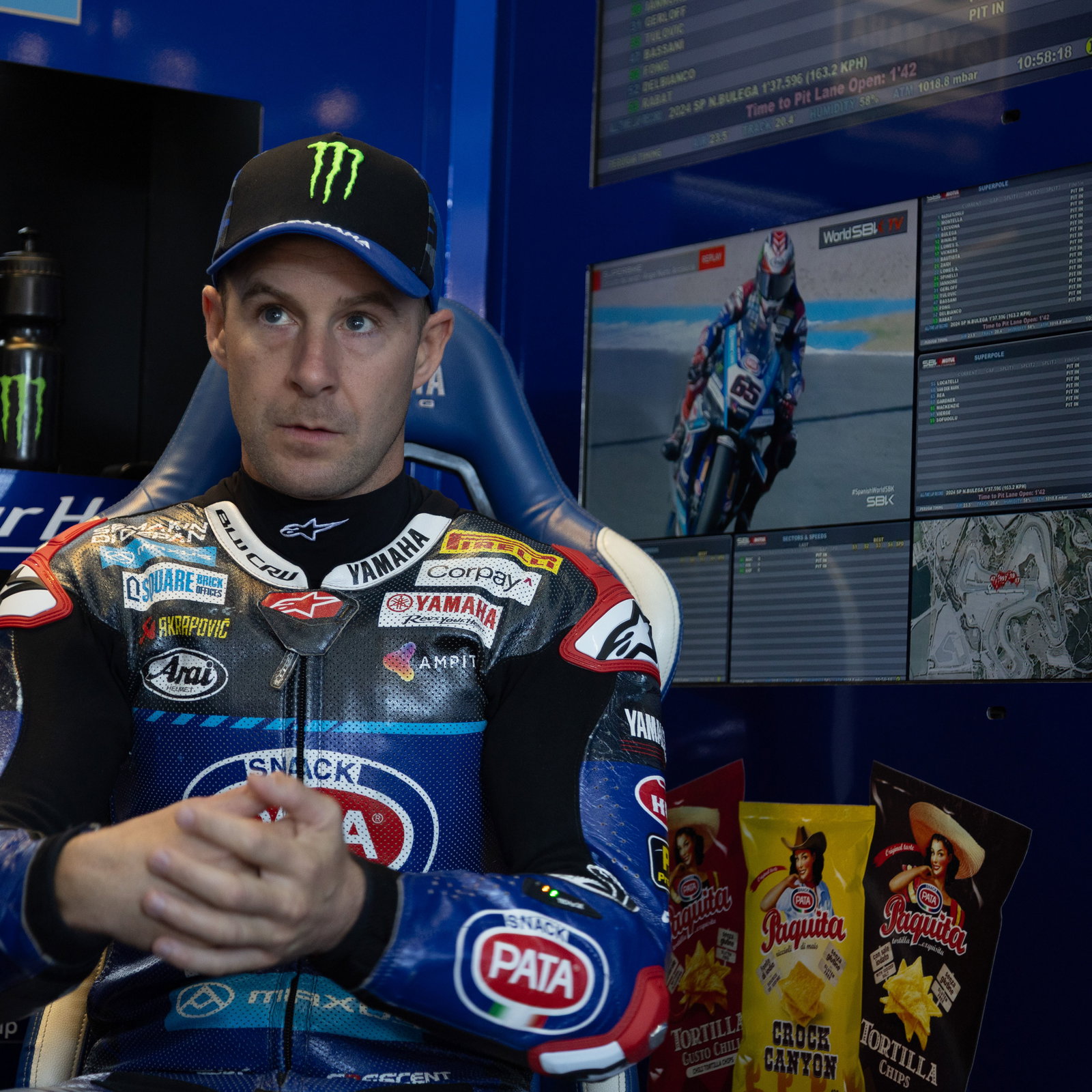 Jonathan Rea, 2025 Spanish WorldSBK, pit box. Credit: Gold and Goose.