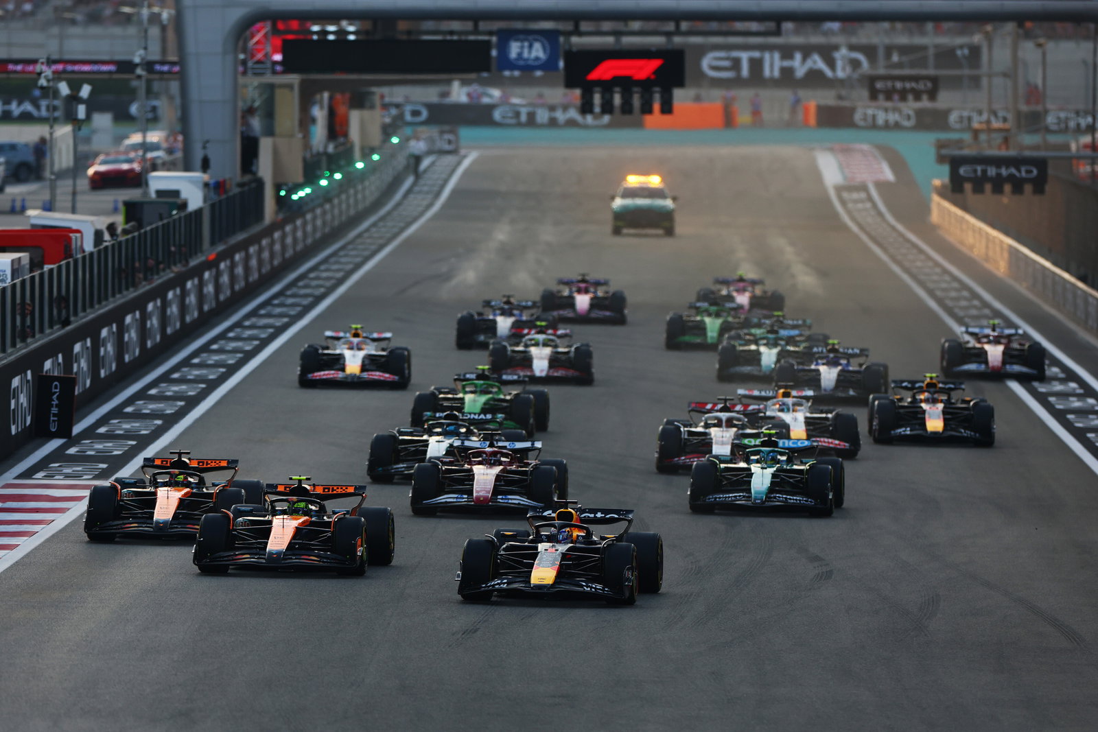 The start of the 2025 F1 Abu Dhabi Grand Prix