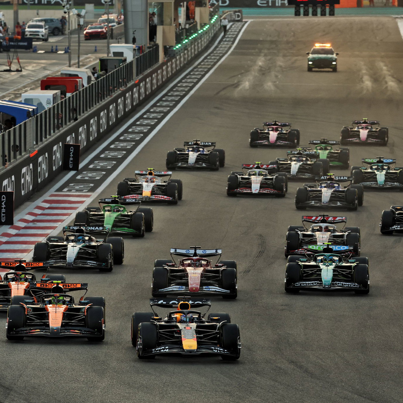 The start of the 2025 Abu Dhabi Grand Prix