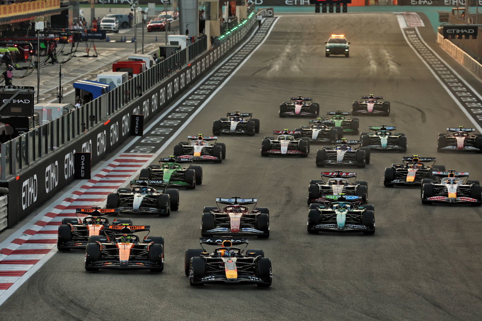 The start of the 2025 Abu Dhabi Grand Prix