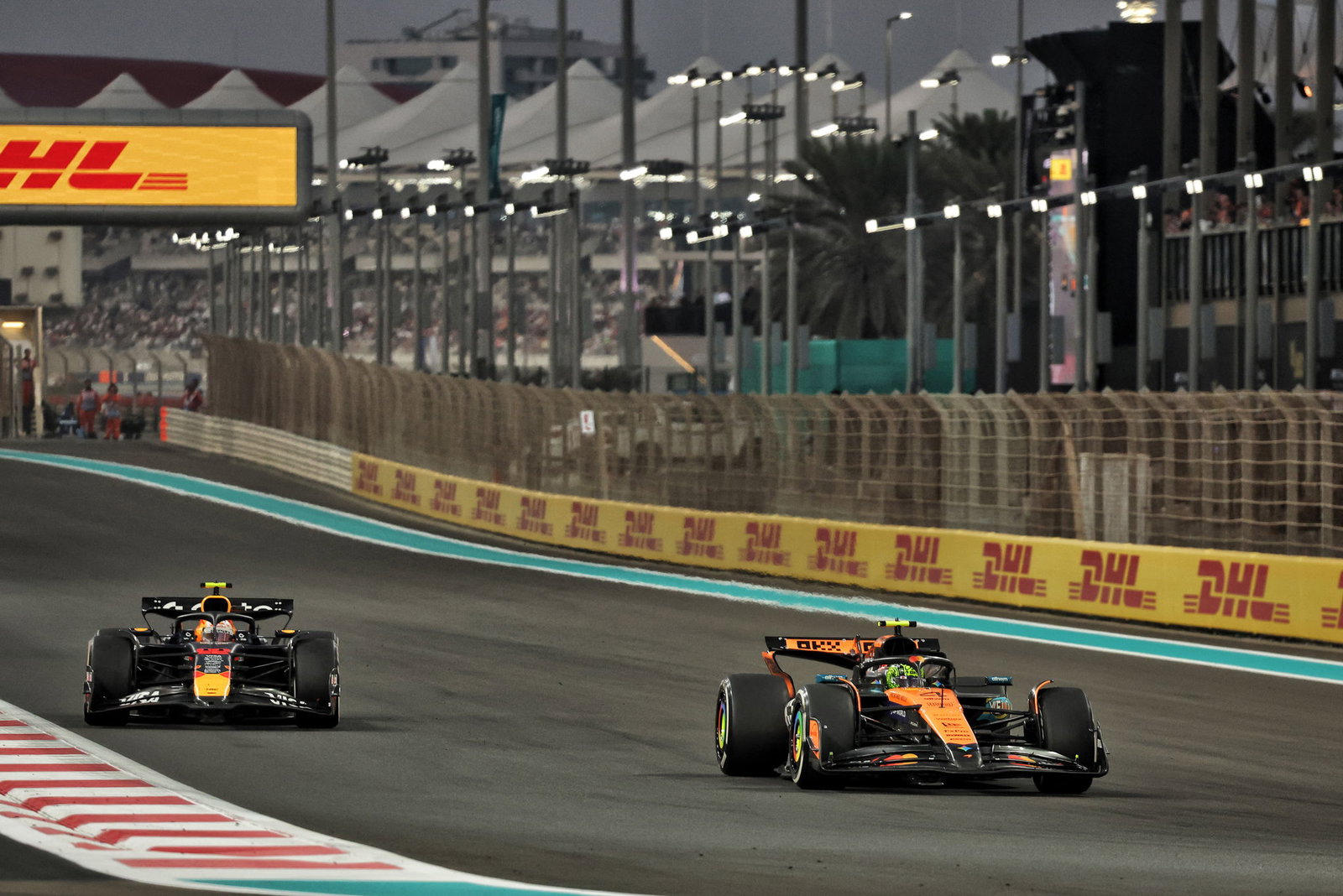Yuki Tsunoda and Lando Norris battle in Abu Dhabi 