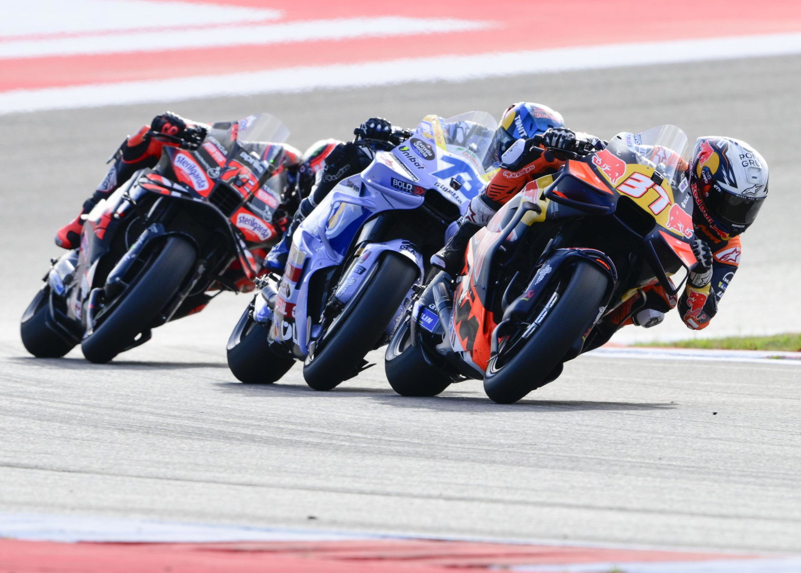 Pedro Acosta leads the 2025 Portimao Sprint.
