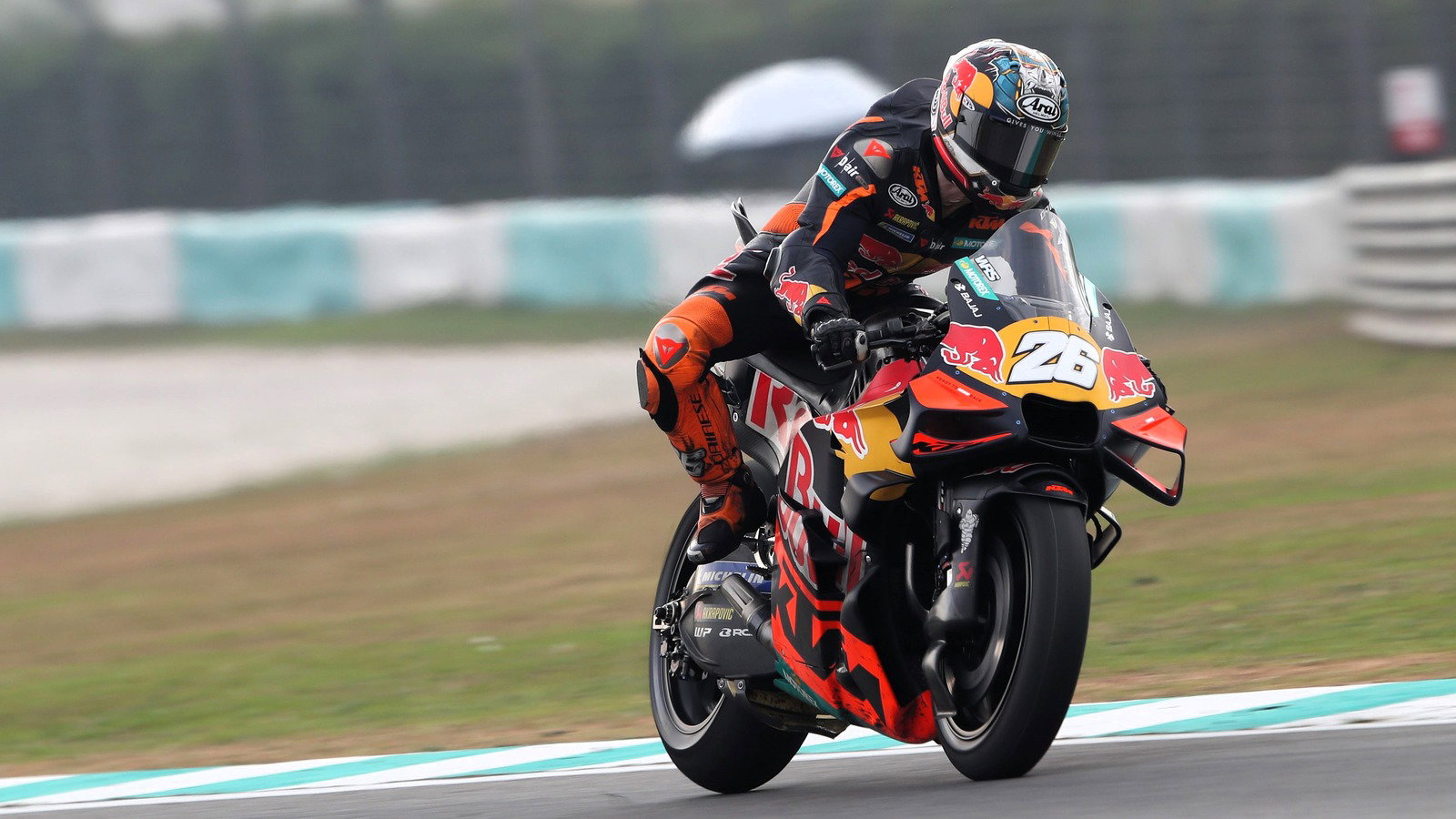 Dani Pedrosa, who turned 40 last September, tests the latest RC16 at the Sepang MotoGP Shakedown Test.