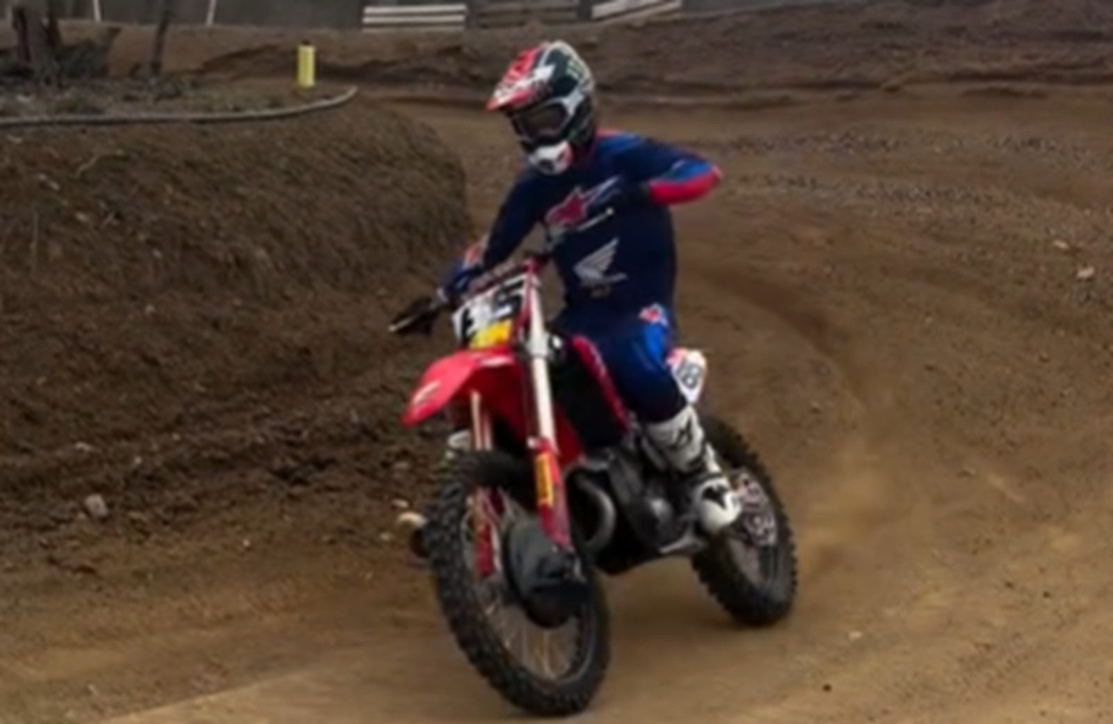 Jonathan Rea rides Honda CRF450R. Credit: Instagram/Jonathan Rea.