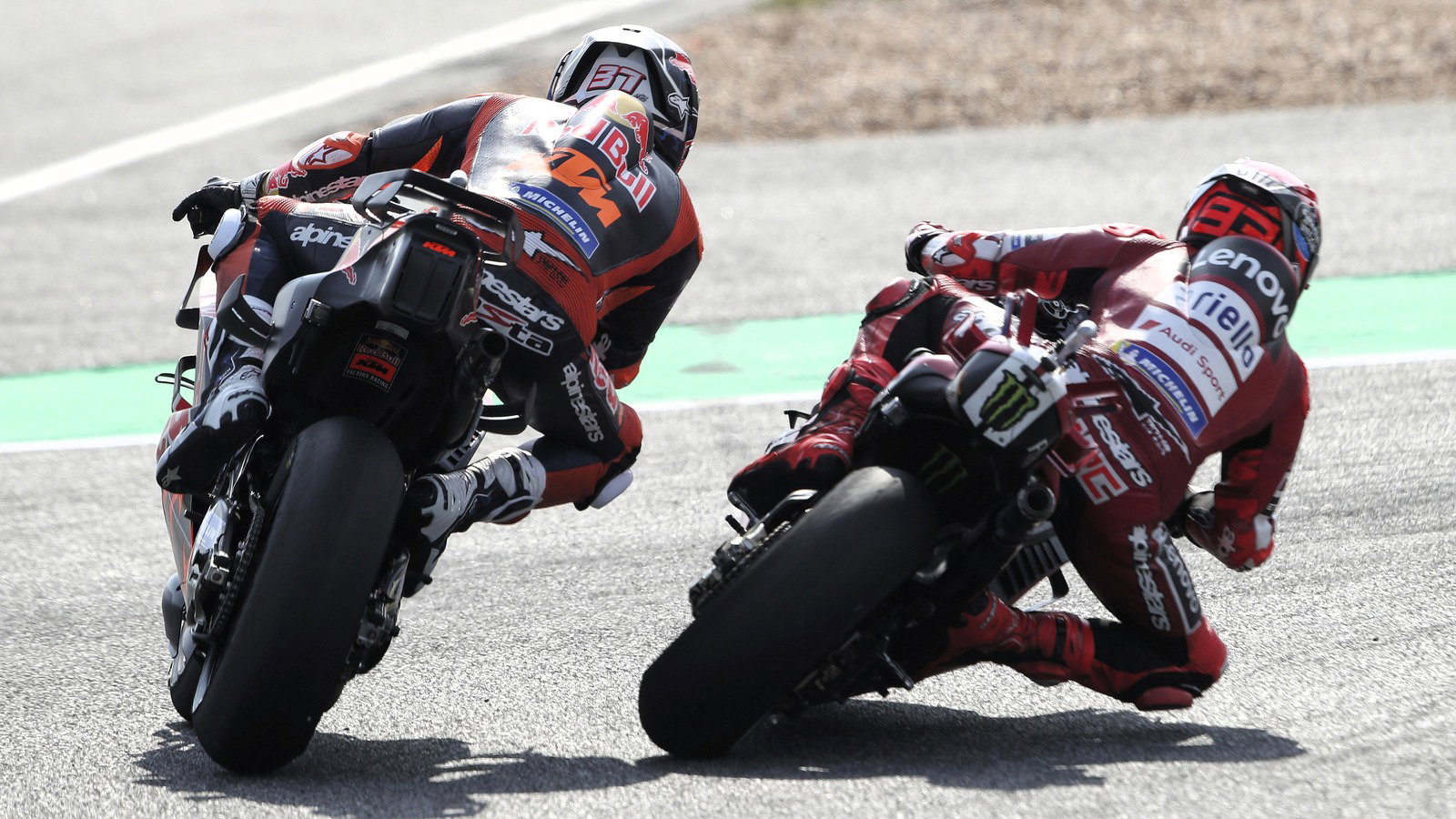 Marc Marquez passes Pedro Acosta, 2026 Thai MotoGP Sprint.