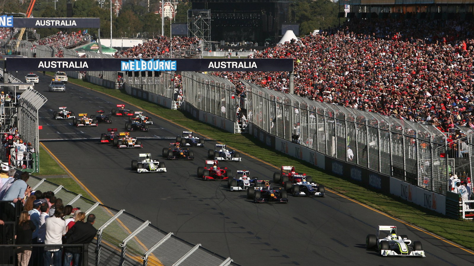 The start of the 2009 Australian Grand Prix 