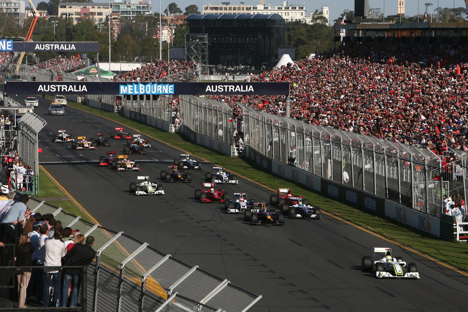 The start of the 2009 Australian Grand Prix 