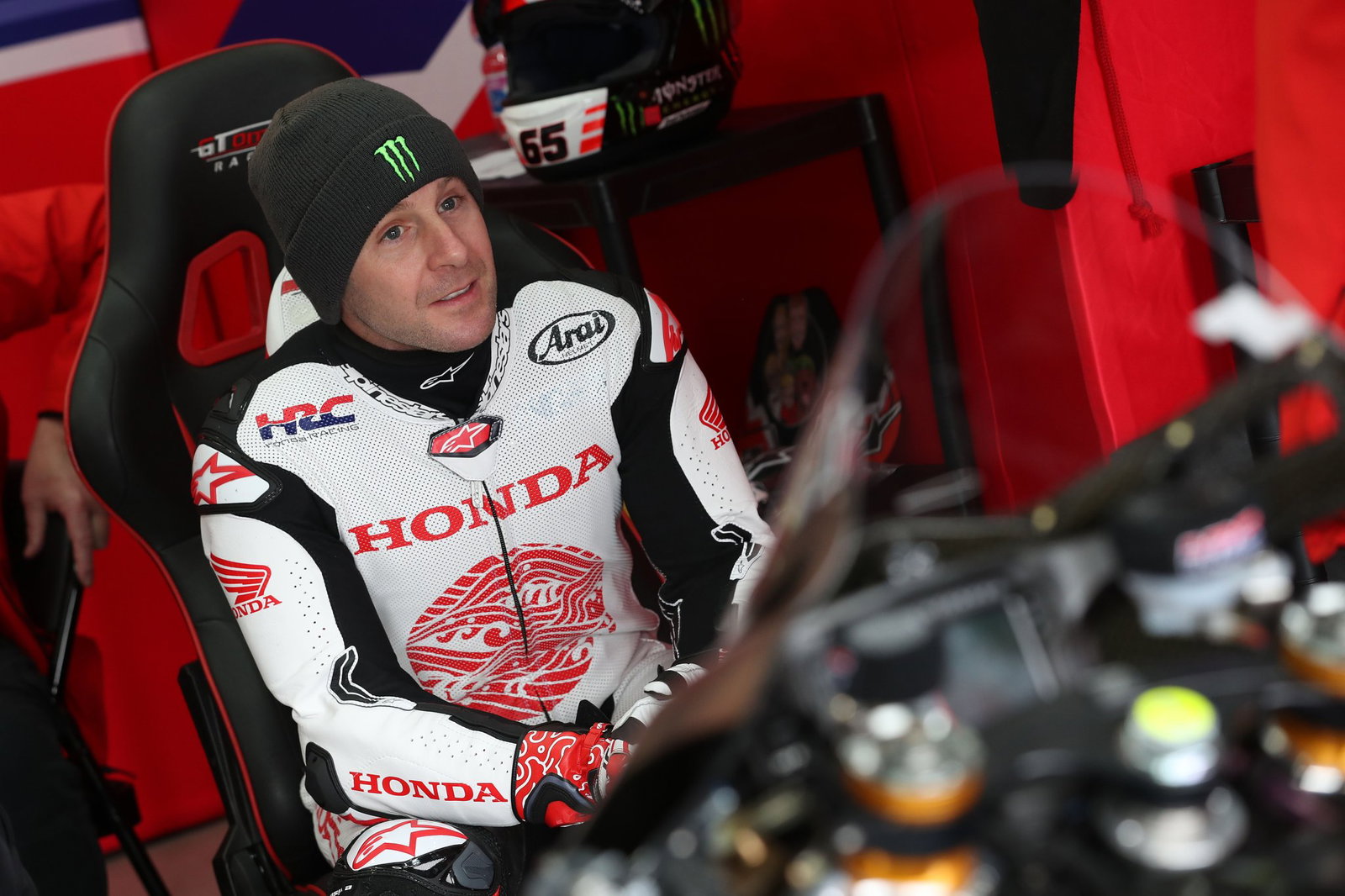 Jonathan Rea, January 2026 Jerez WorldSBK Test, pit box. Credit: Gold and Goose.