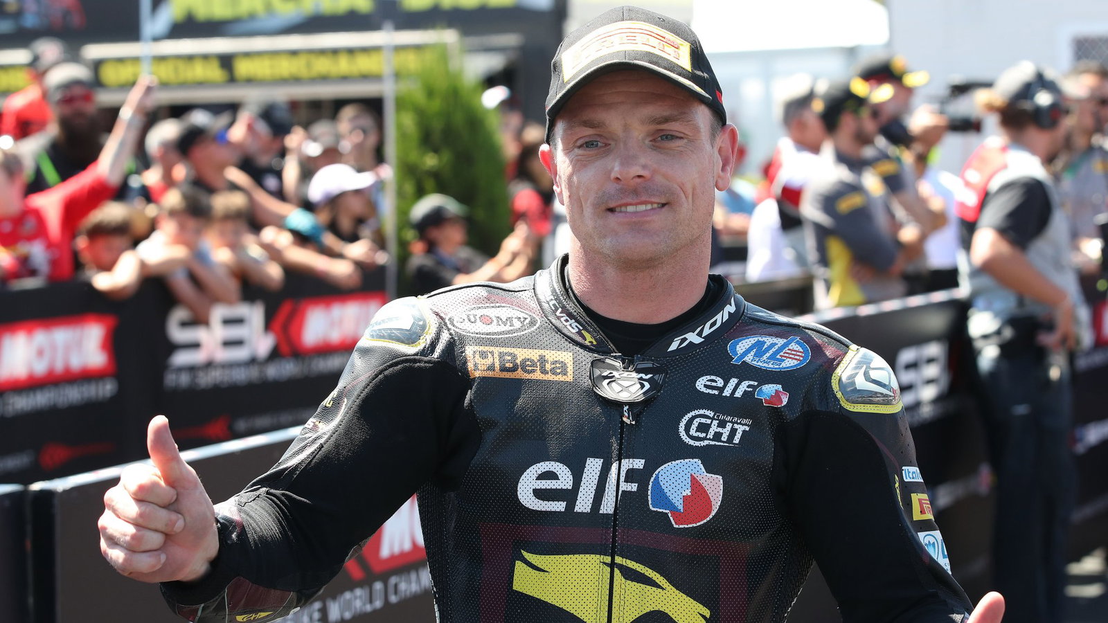 Sam Lowes, 2026 Australian WorldSBK, parc ferme. Credit: Gold and Goose.