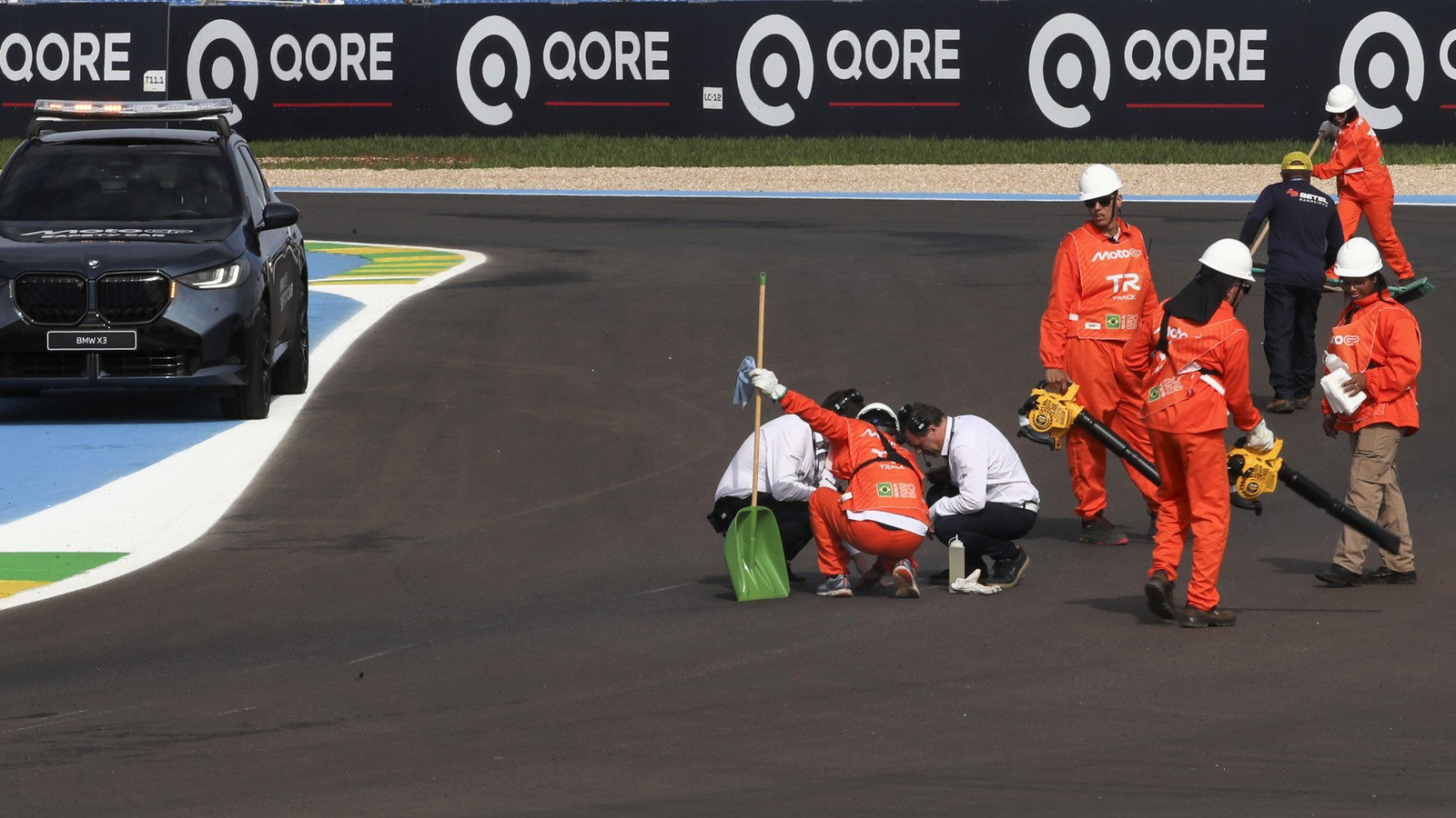 Track cleaning, 2026 Brazilian MotoGP.