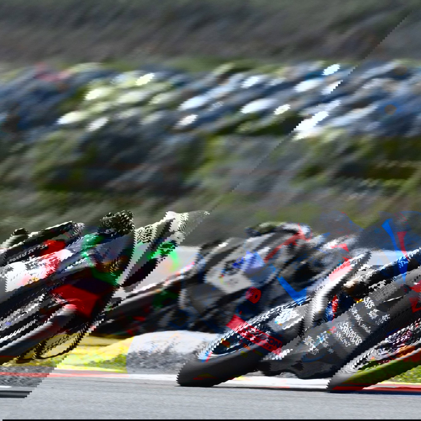 Miguel Oliveira leads Alex Lowes, 2026 Portuguese WorldSBK. Credit: Gold and Goose.