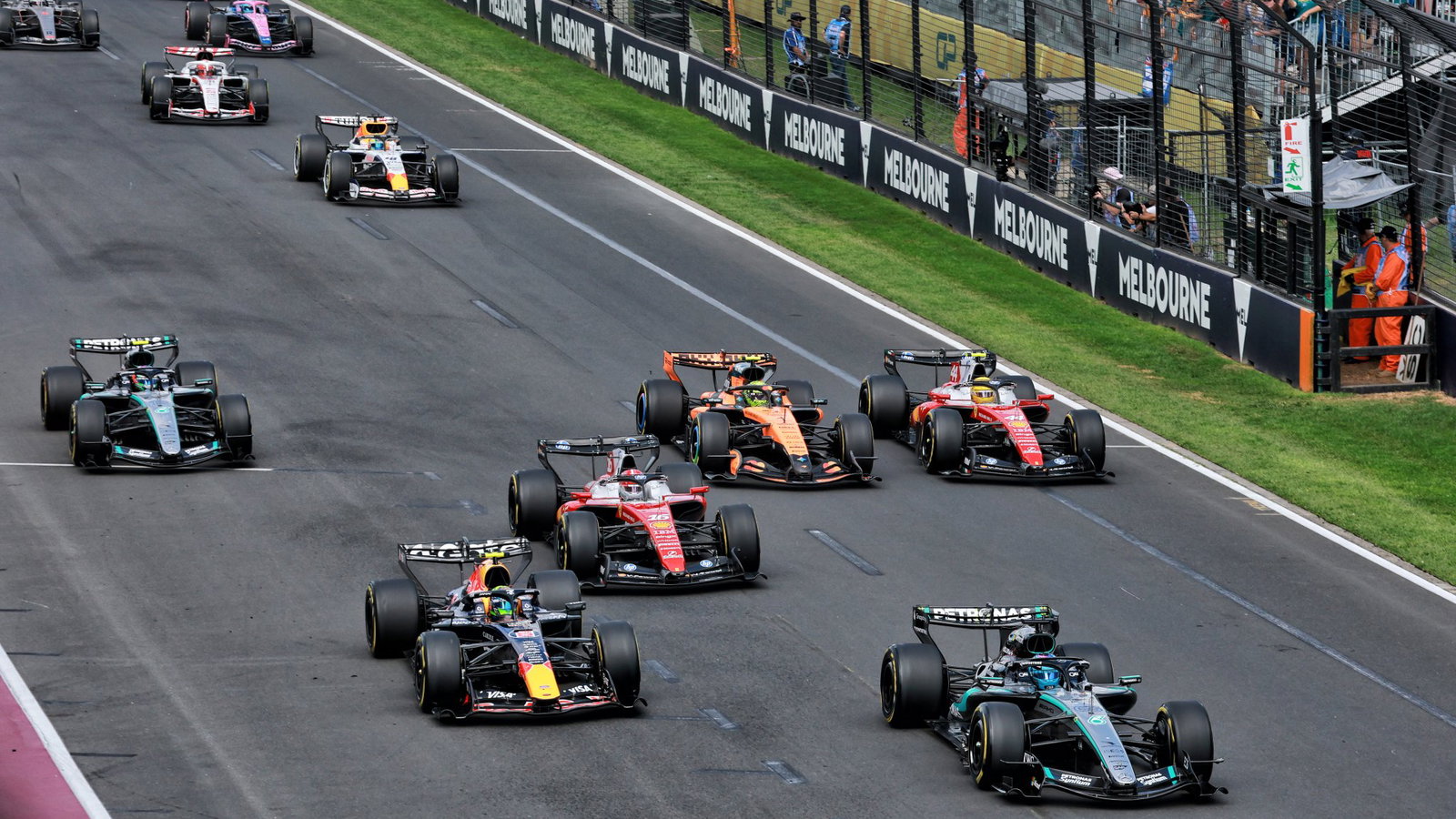 Start of the 2026 Australian Grand Prix 