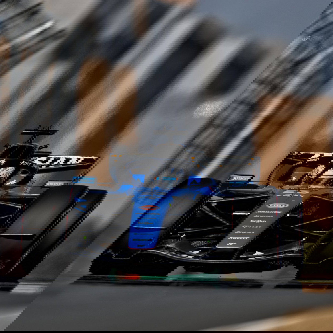 Both Williams were dumped out of Q1 in China 