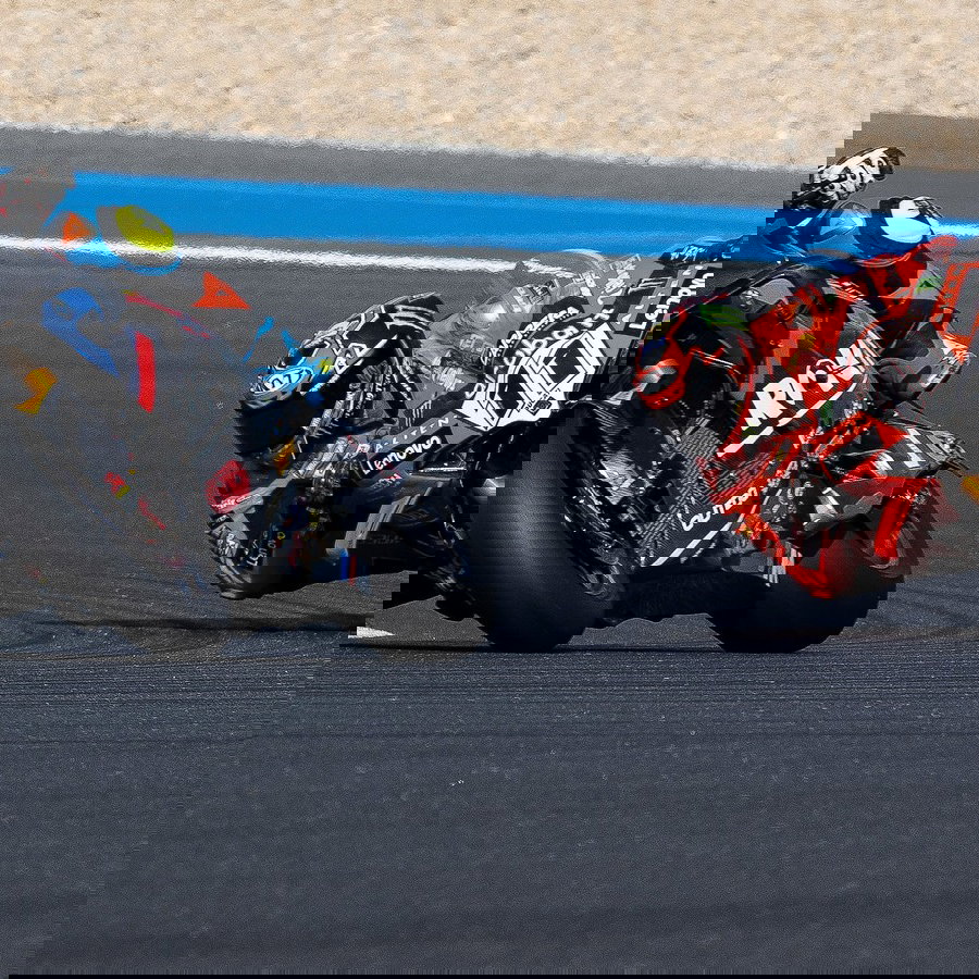 Toprak Razgatlioglu, Nicolo Bulega, 2025 Estoril WorldSBK round.