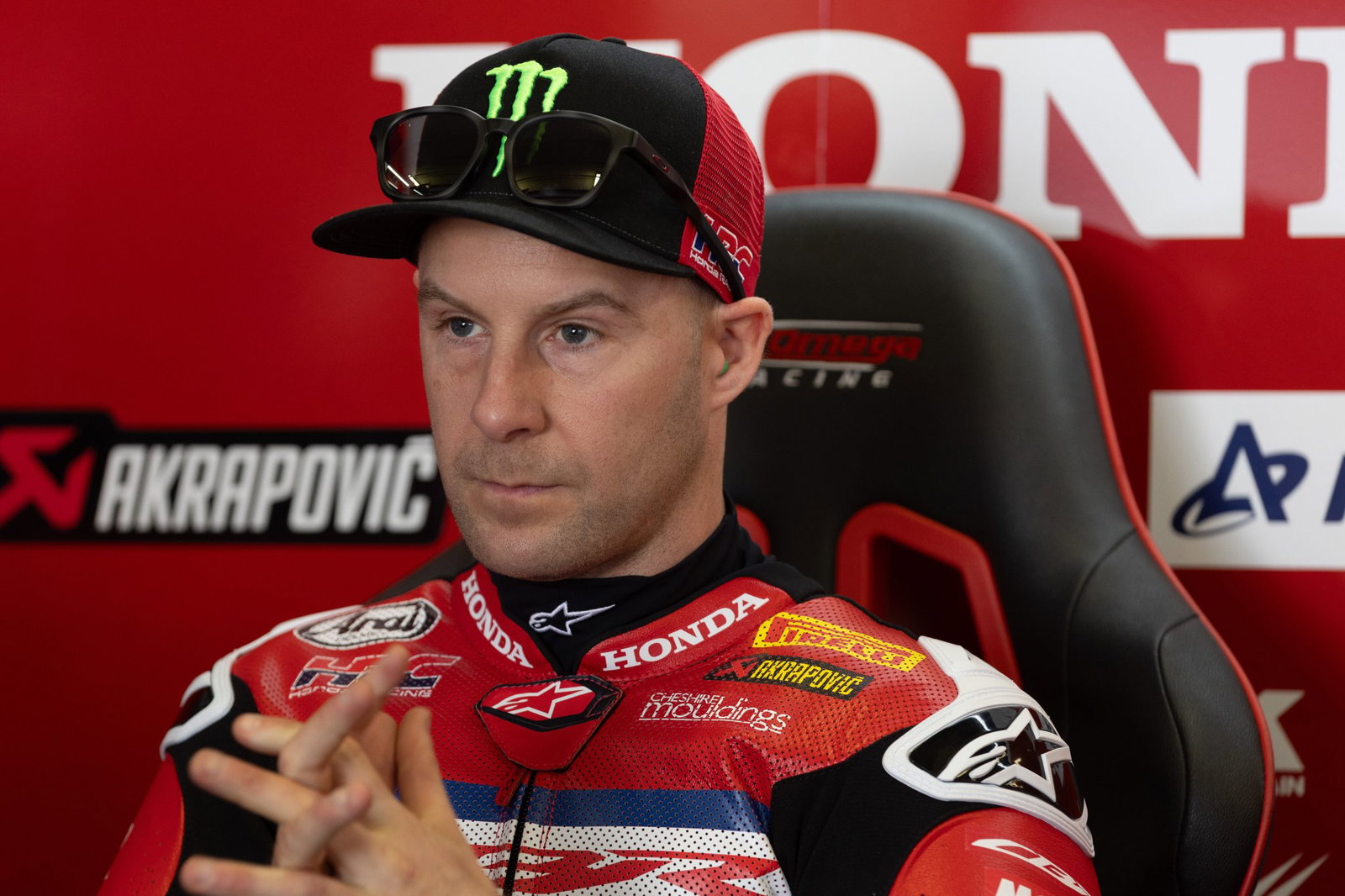 Jonathan Rea, 2026 Portuguese WorldSBK, pit box. Credit: Gold and Goose.