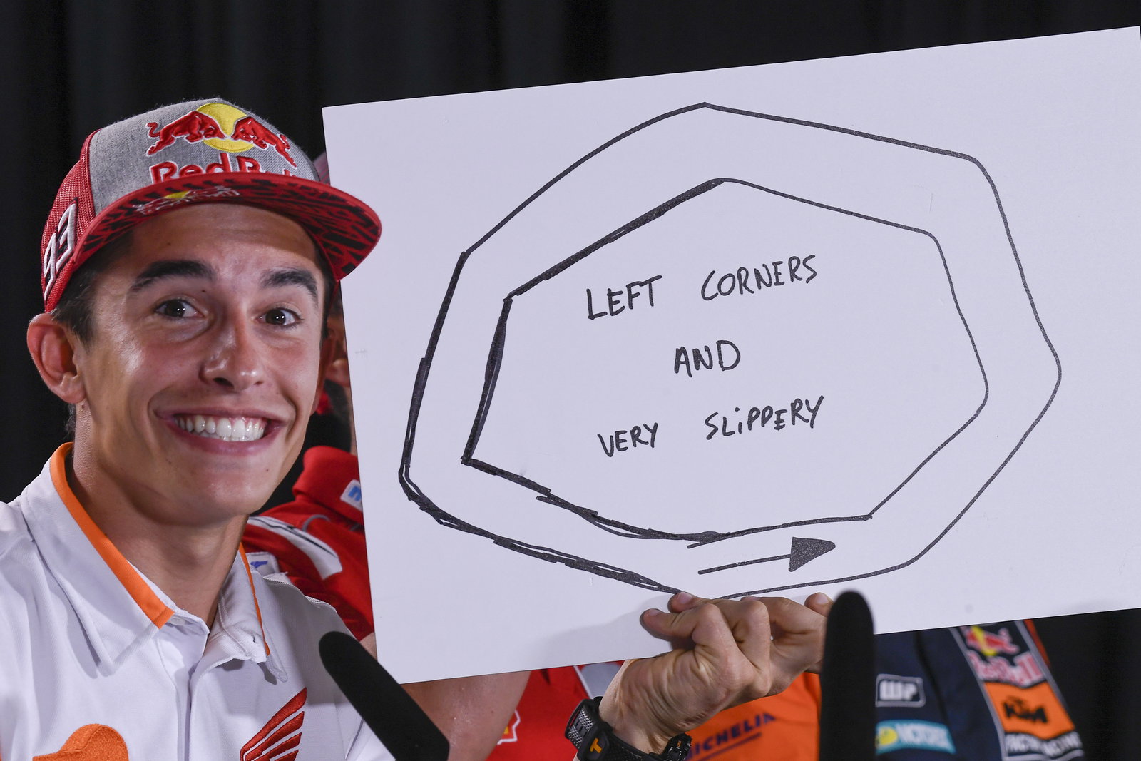 Pembalap MotoGP menggambar sirkuit impian!