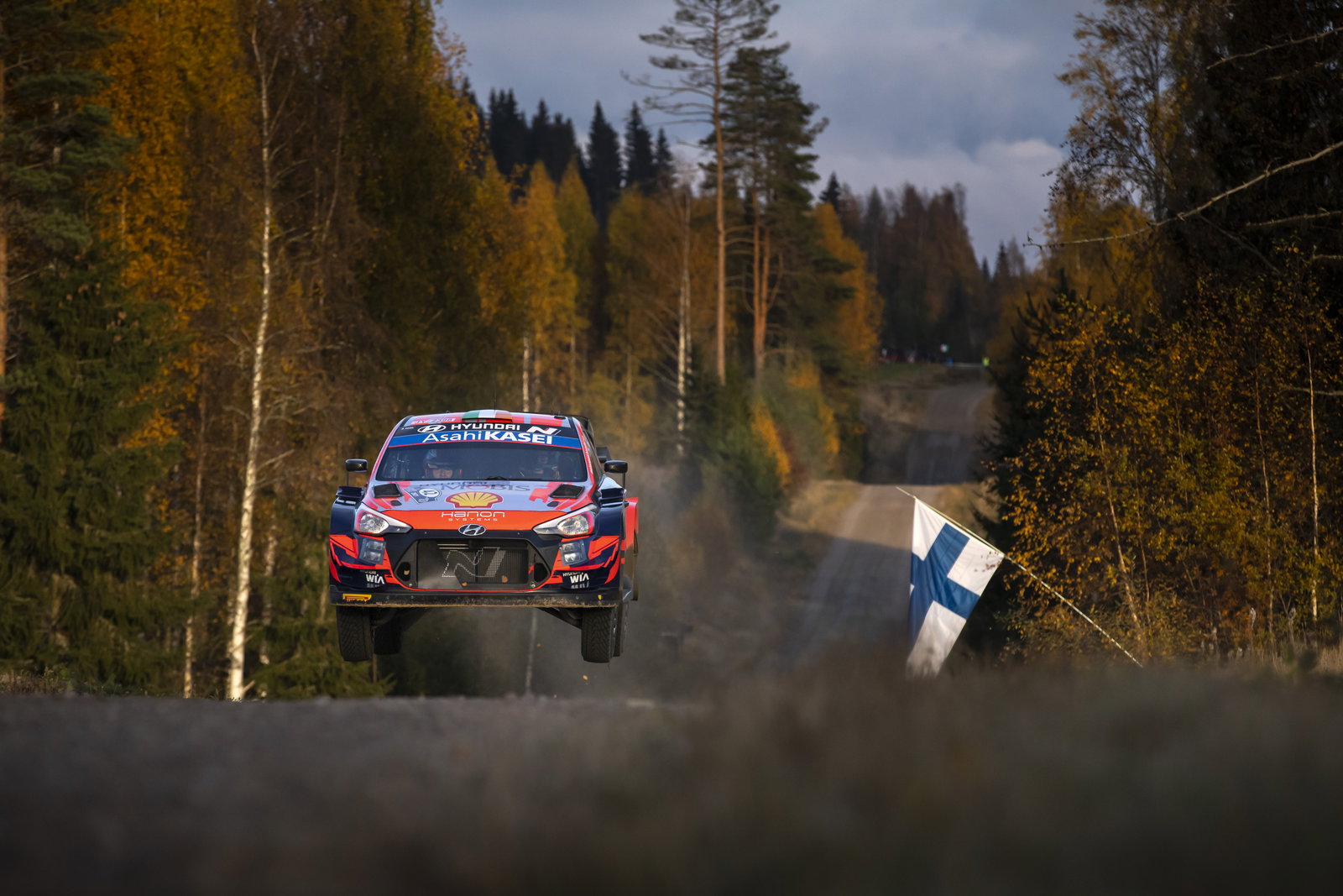 Breen leaves it late to snatch lead at Rally Finland
