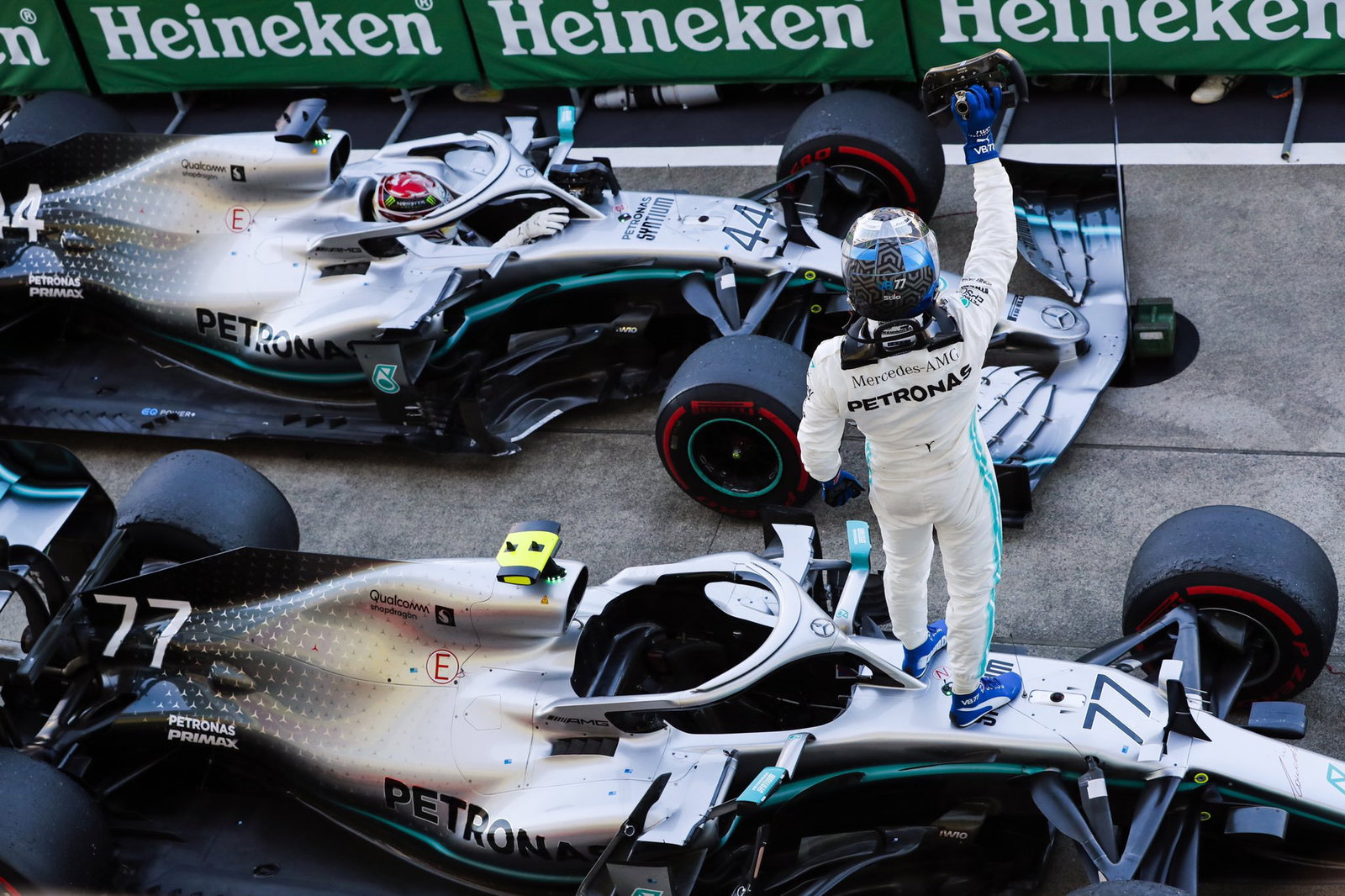 Mercedes dedicates sixth straight F1 title triumph to Niki Lauda