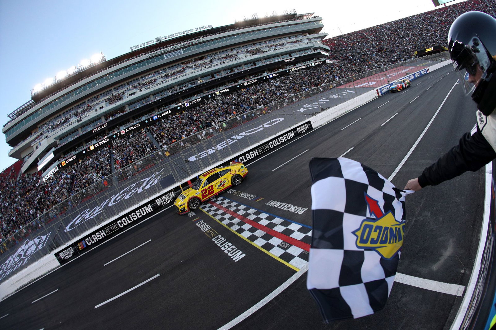 NASCAR Cup: Logano Menangi Busch Light Clash di Coliseum