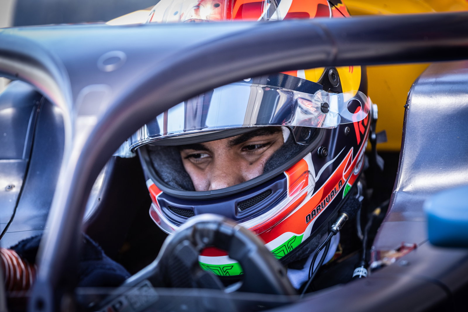 Bagaimana Seorang Junior Red Bull Menguji Mobil F1 McLaren?