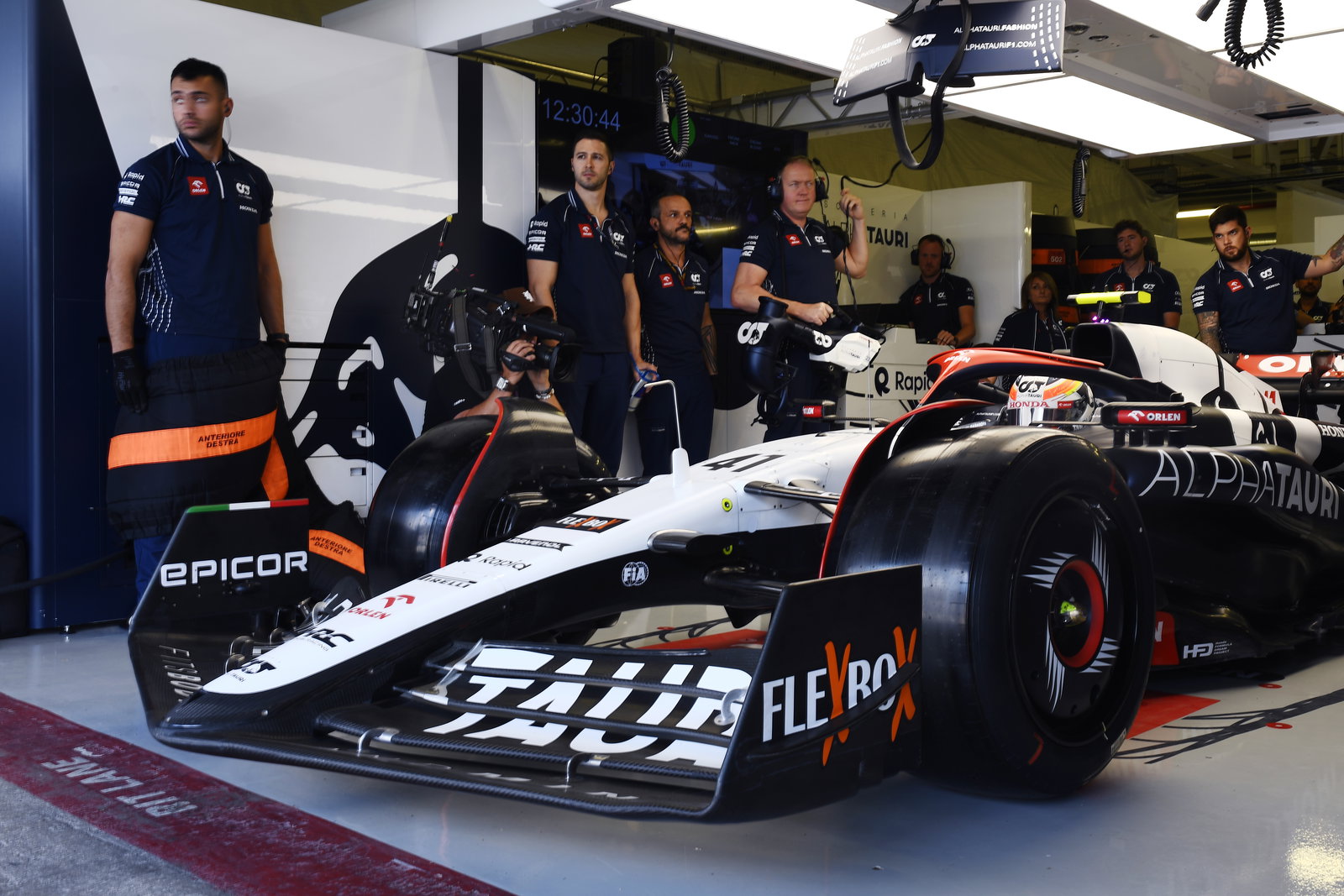 Max Verstappen heads impressive Alex Albon as three rookies debut in Mexico City FP1