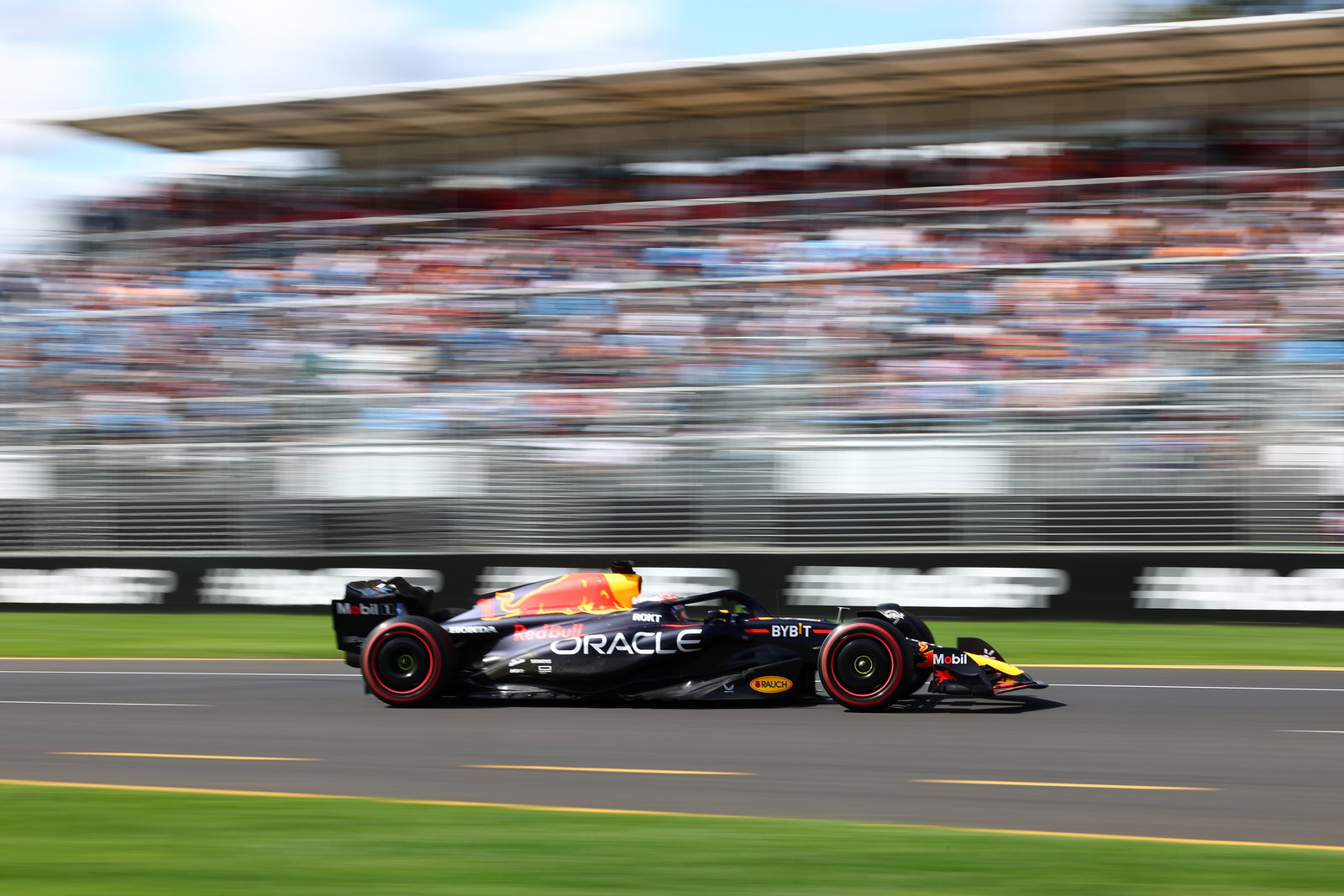 “It’s very flattering” - Horner responds to Hamilton’s “fastest car I’ve seen” claim