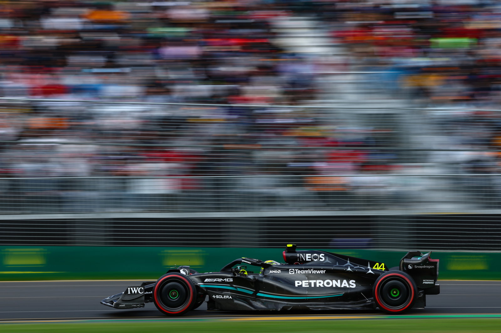 Lewis Hamilton eyes Max Verstappen fight after “totally unexpected” F1 Australian GP qualifying result