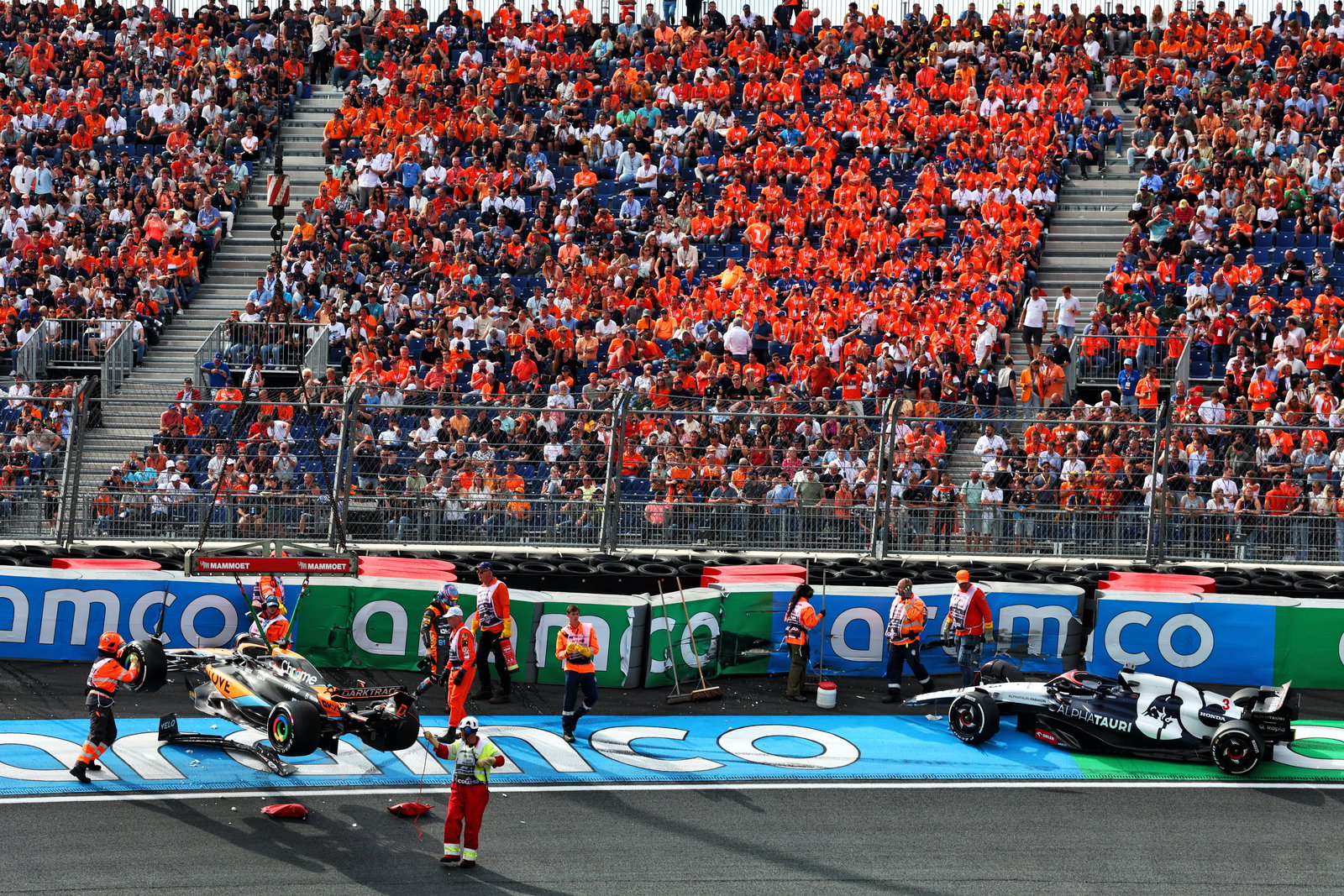 Daniel Ricciardo taken to hospital amid concern over hand after practice shunt