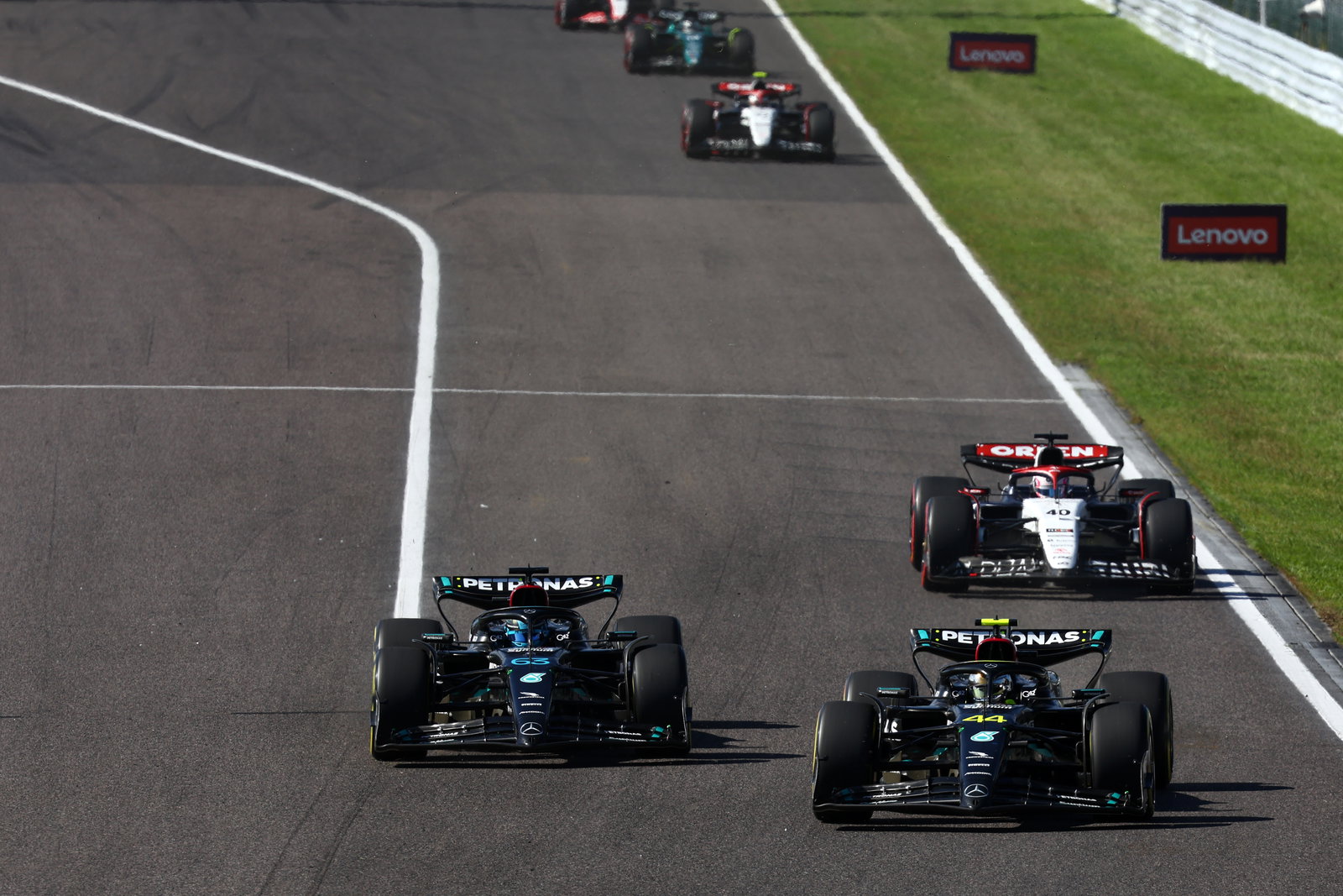 Toto Wolff stand-in responds to George Russell-Lewis Hamilton argy-bargy at Japanese Grand Prix