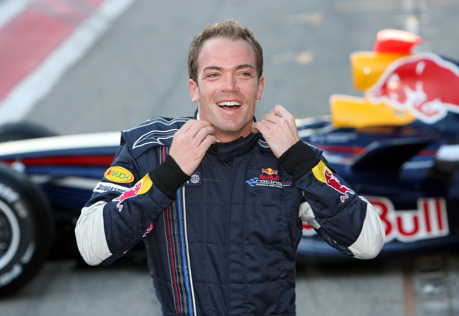 Ex-Red Bull driver Robert Doornbos victim of “violent robbery” using bats