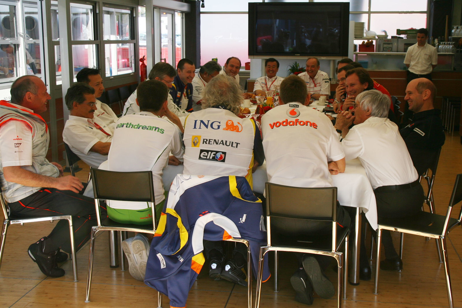 If Netflix filmed a 2005 F1 team boss meeting, who would steal the show?