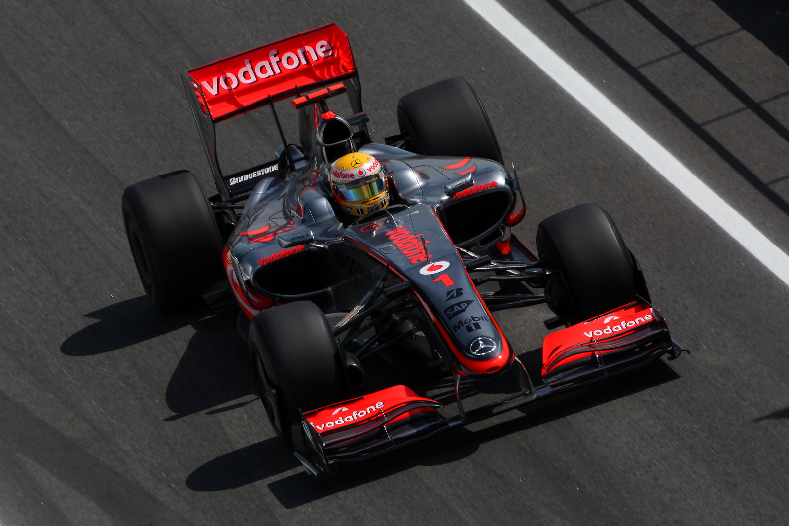 Lewis Hamilton rejects ‘silly, nonsense’ suggestions he will quit Mercedes F1